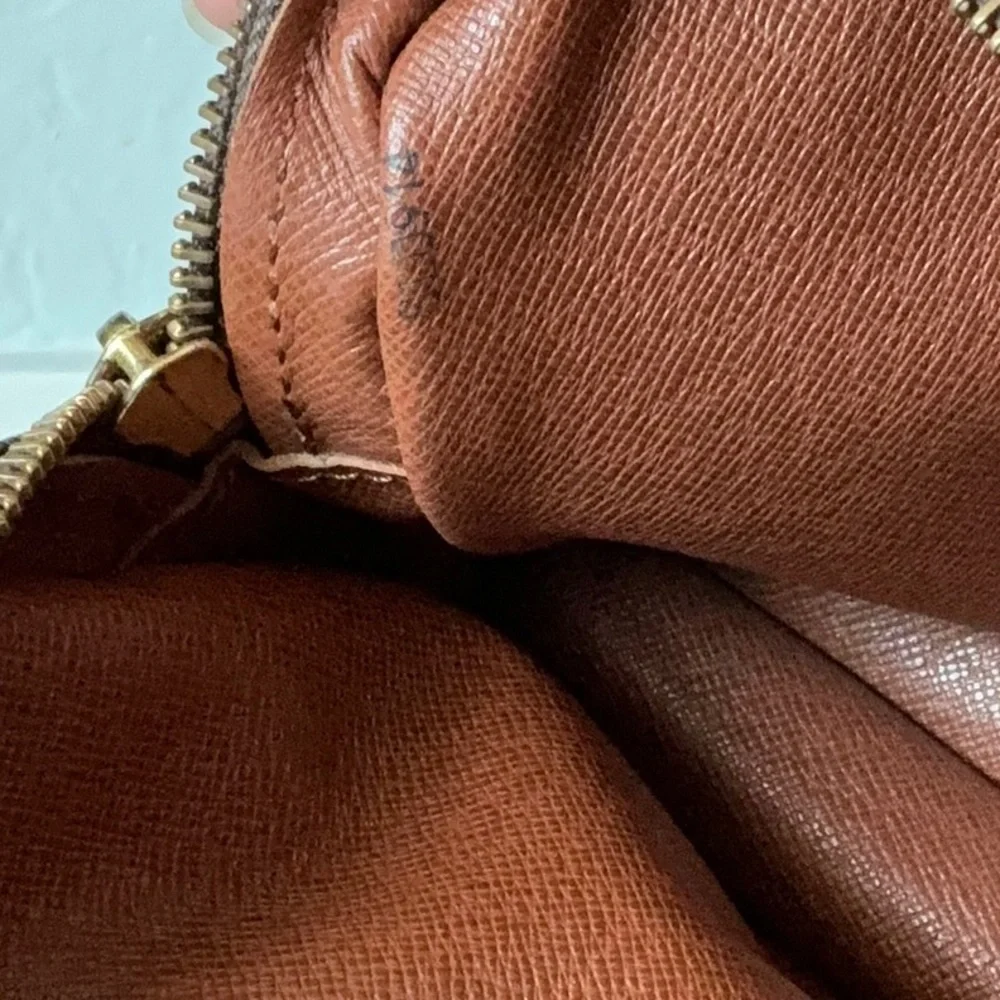 Authentic Louis Vuitton Monogram Pochette Marley Bandouliere Bag - Picture 11 of 13